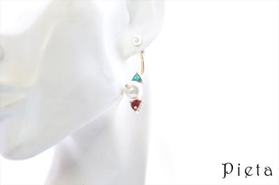 グリーン・レッドトライアングルビジュー・ホワイトパールピアス